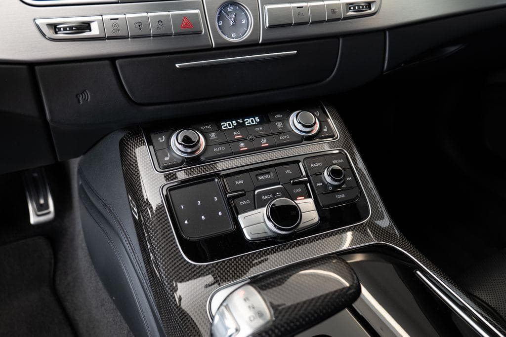 2016 Audi S8 - 18