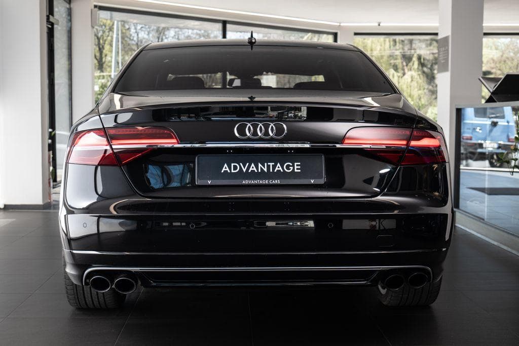 2016 Audi S8 - 3