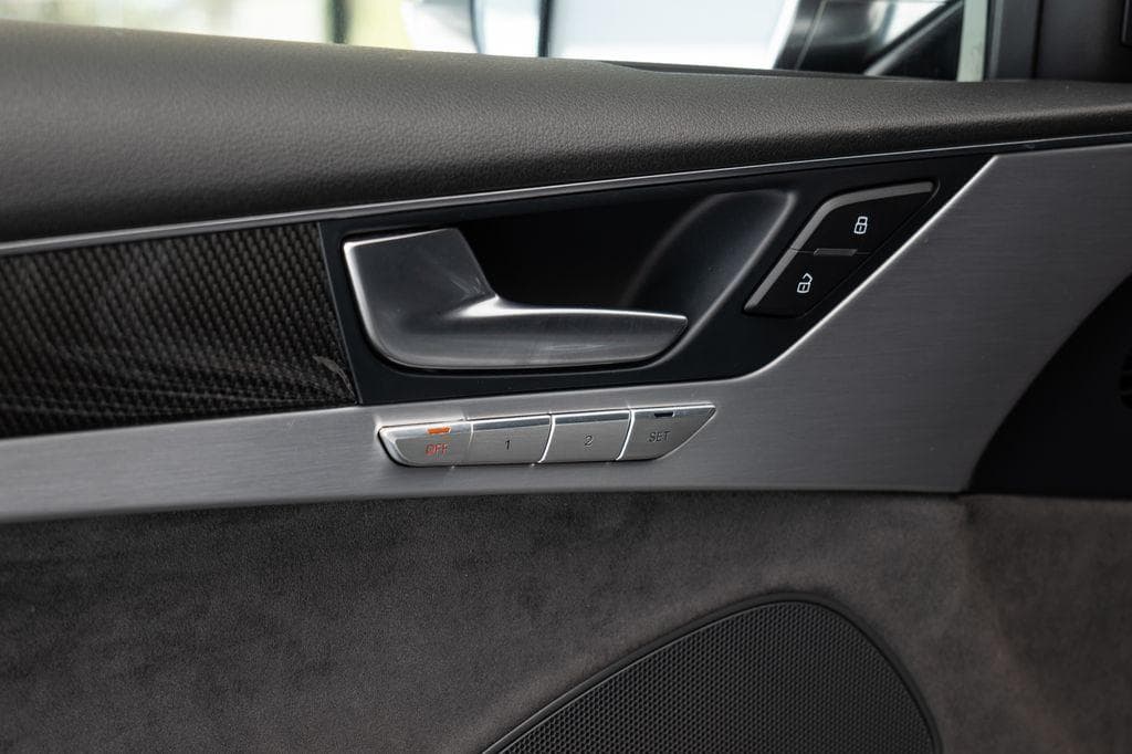 2016 Audi S8 - 8