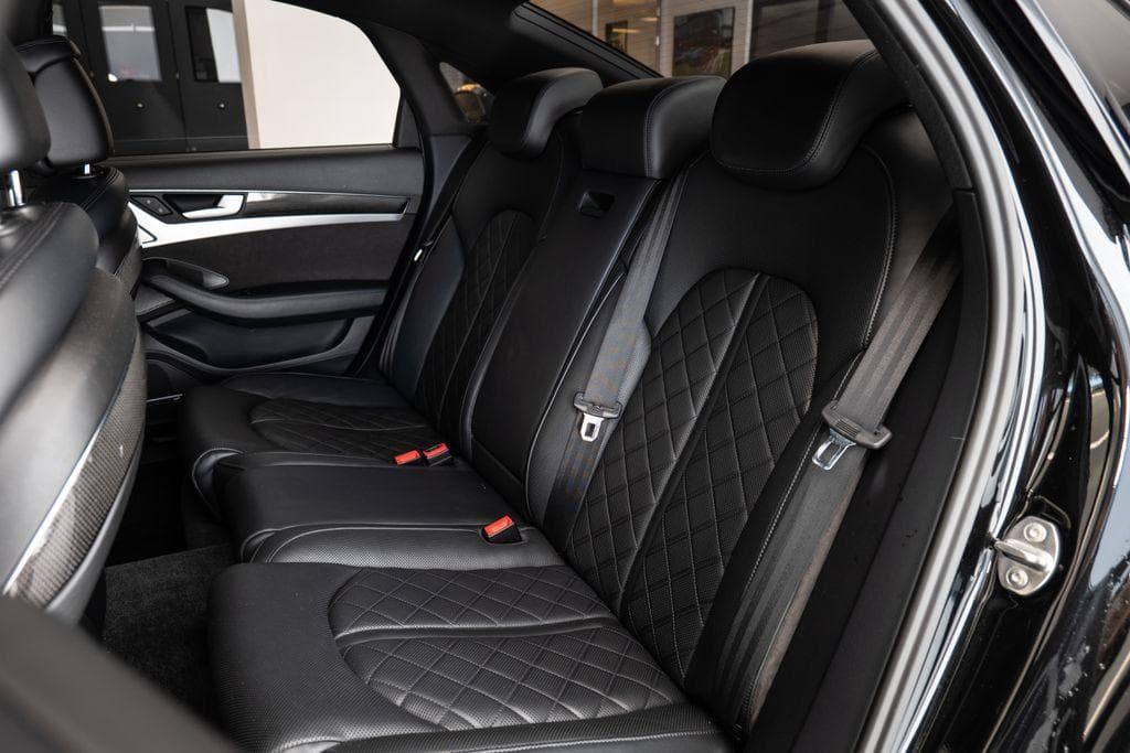 2016 Audi S8 - 12