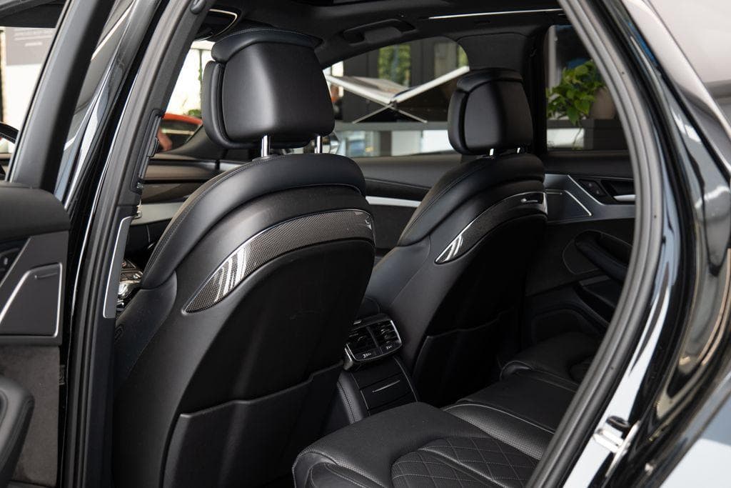 2016 Audi S8 - 11