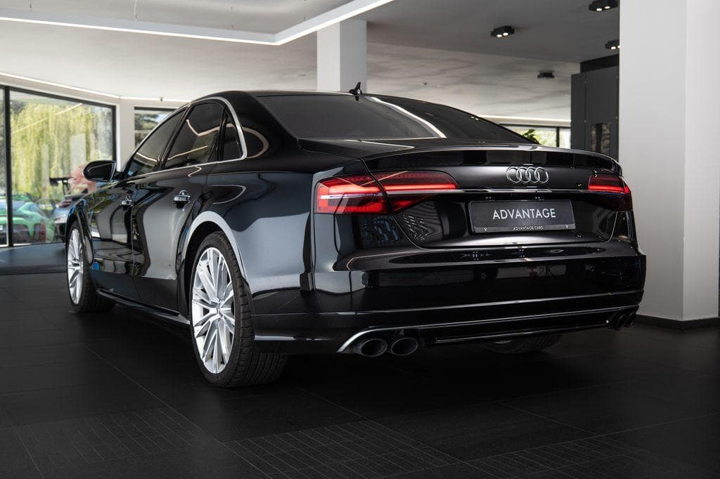 2016 Audi S8 - 4