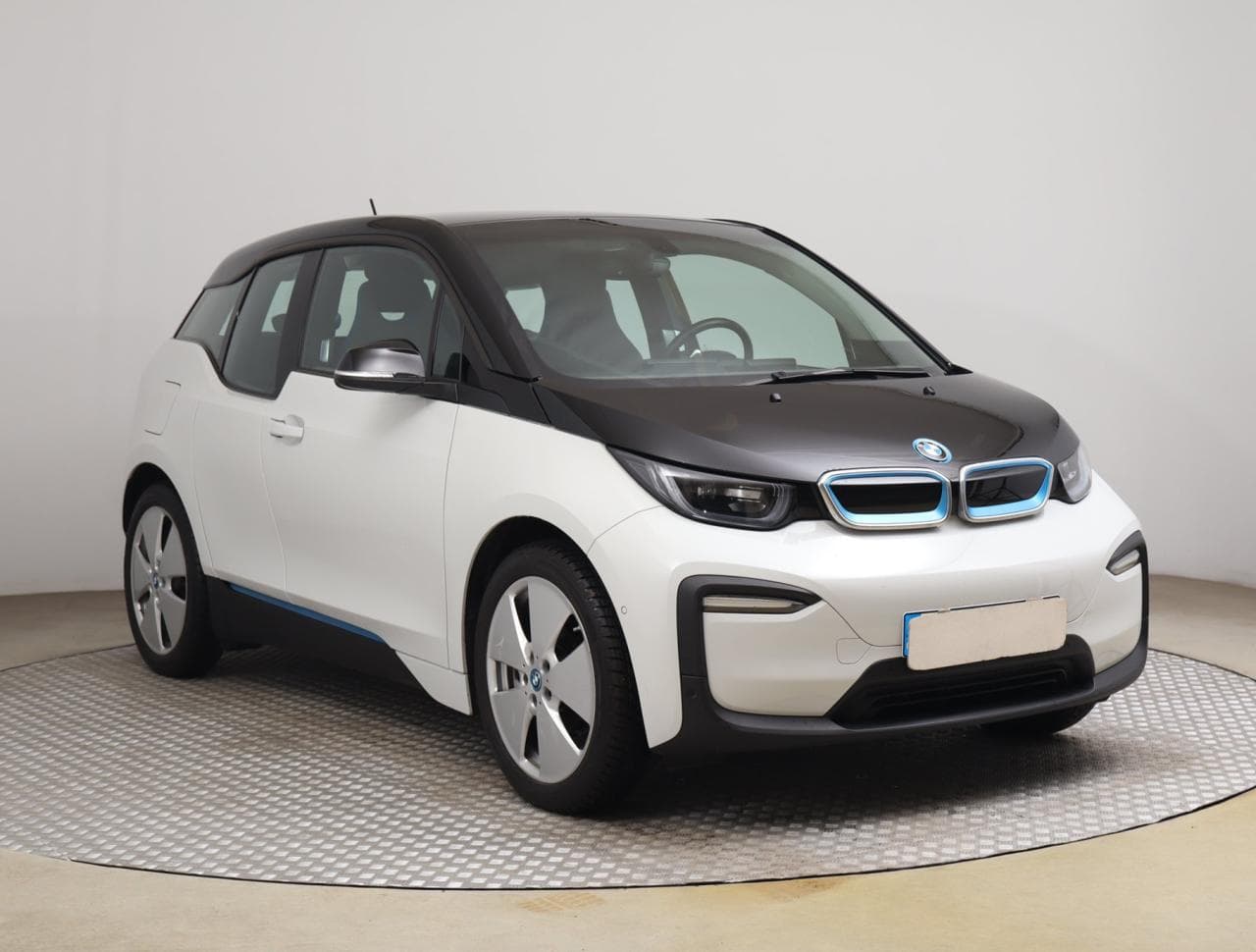 BMW i3 120Ah BEV 125kW hatchback