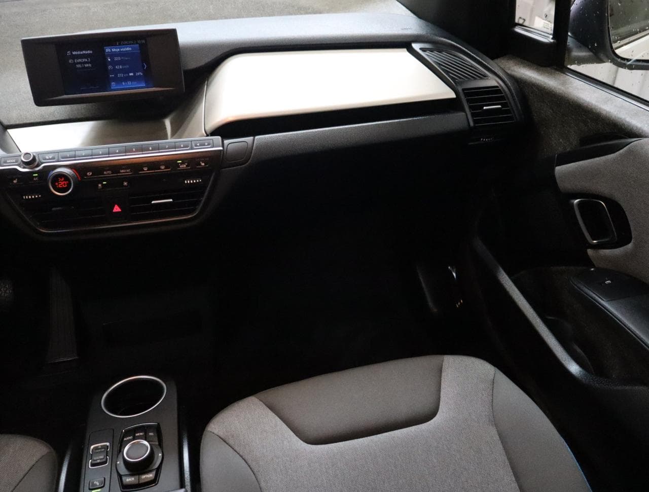 2022 BMW i3 - 11