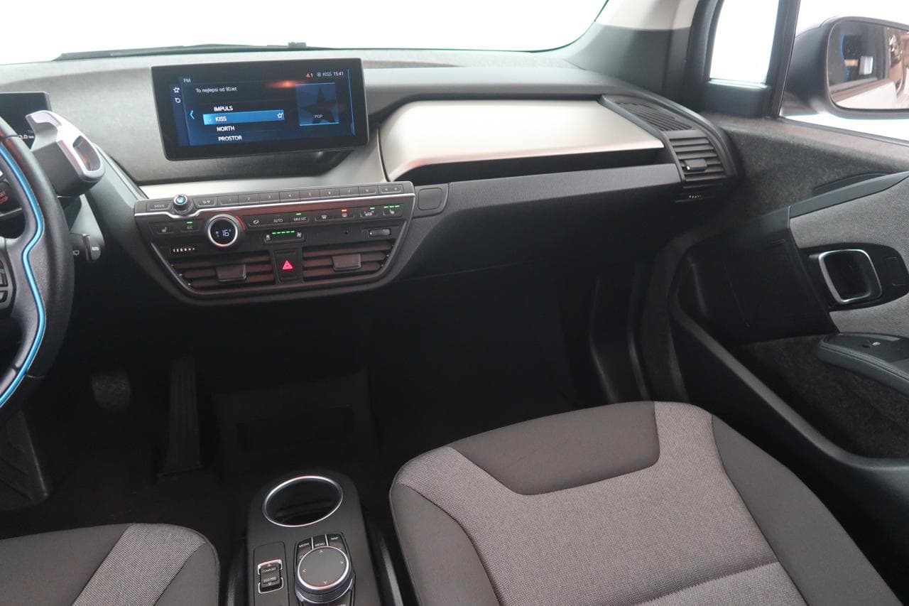 2020 BMW i3 - 11