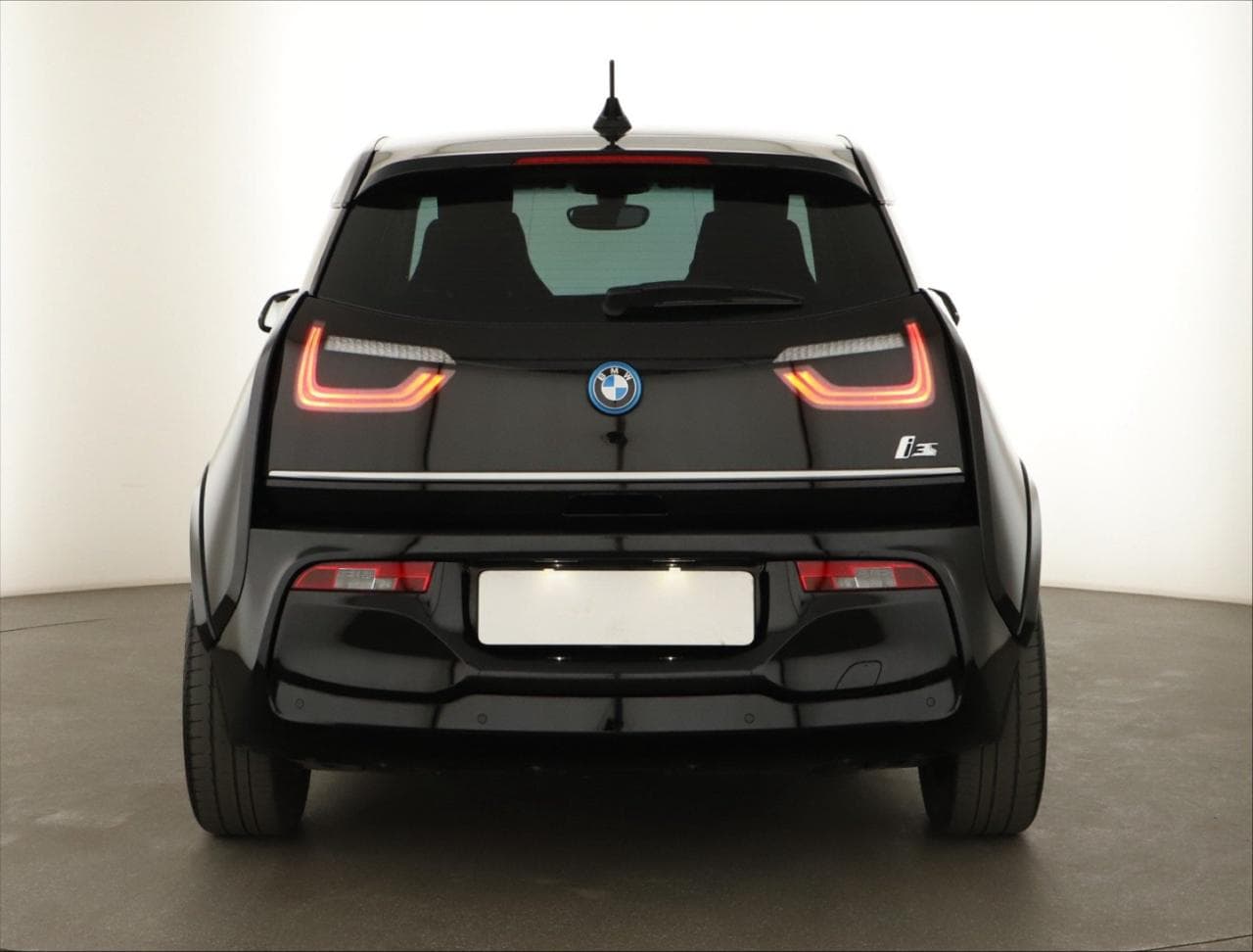 2019 BMW i3 - 6