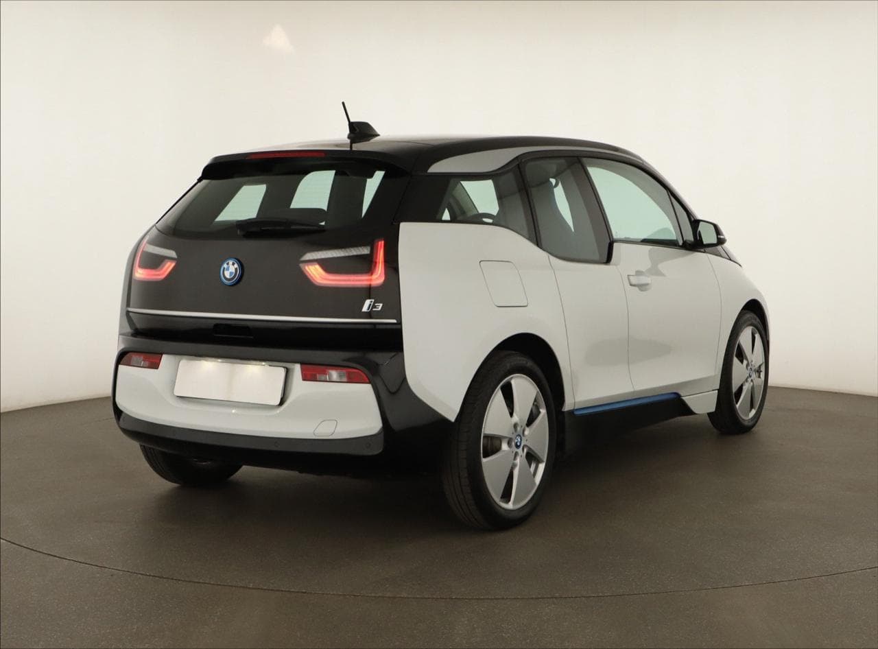 2021 BMW i3 - 12