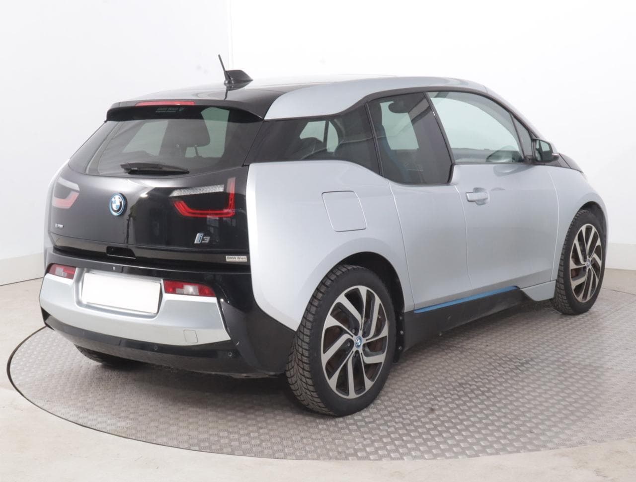 2014 BMW i3 - 11