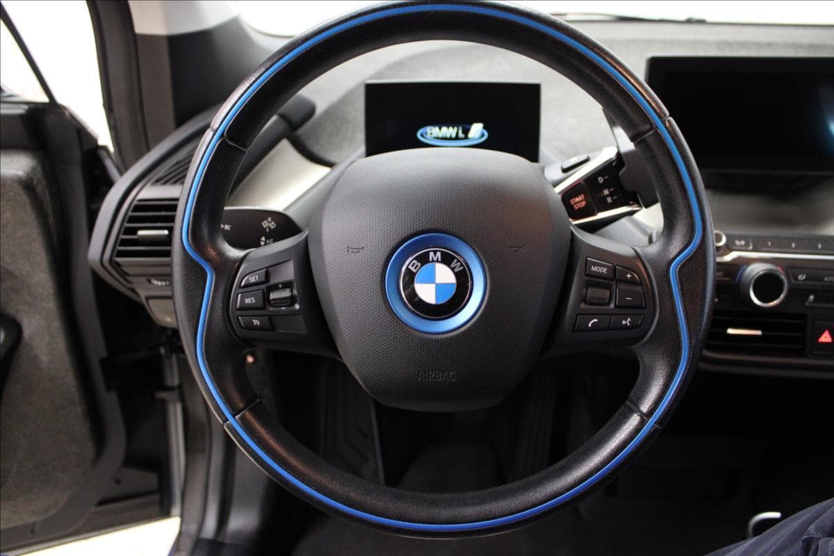 2016 BMW i3 - 19