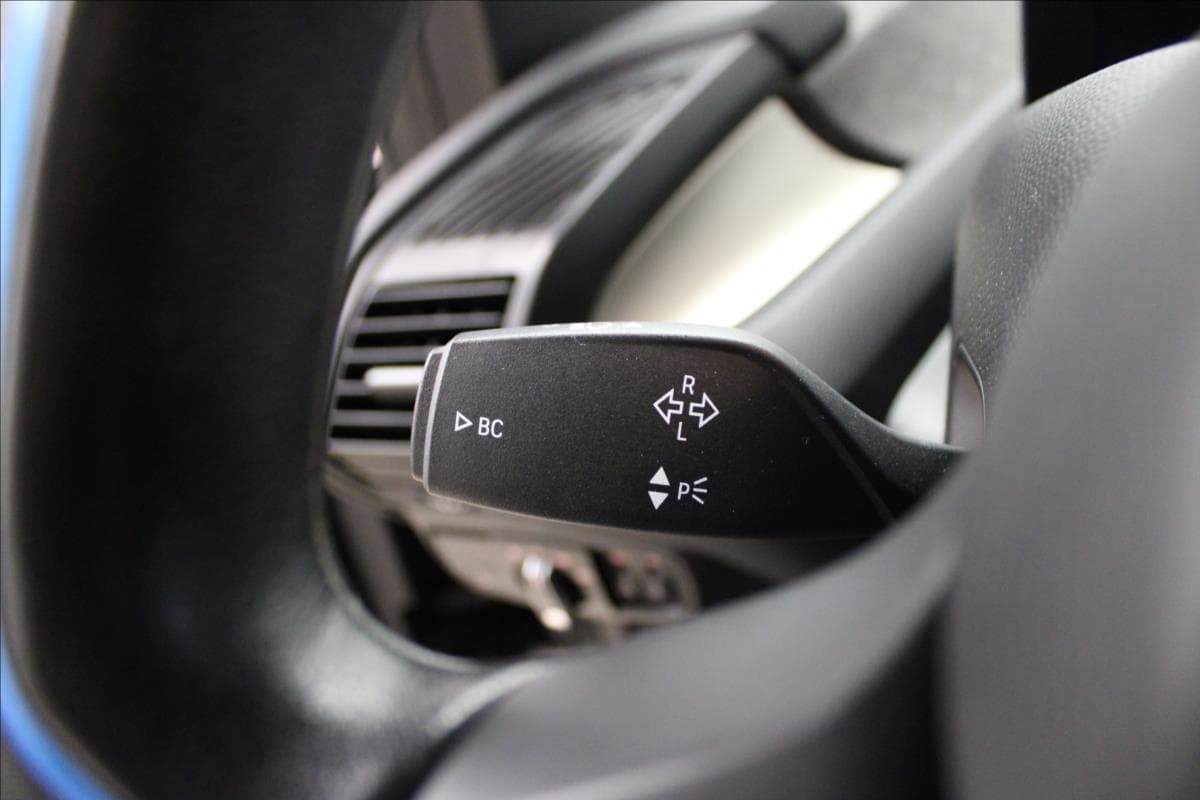 2016 BMW i3 - 24
