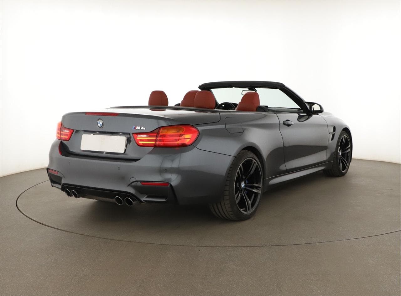2015 BMW M4 - 7