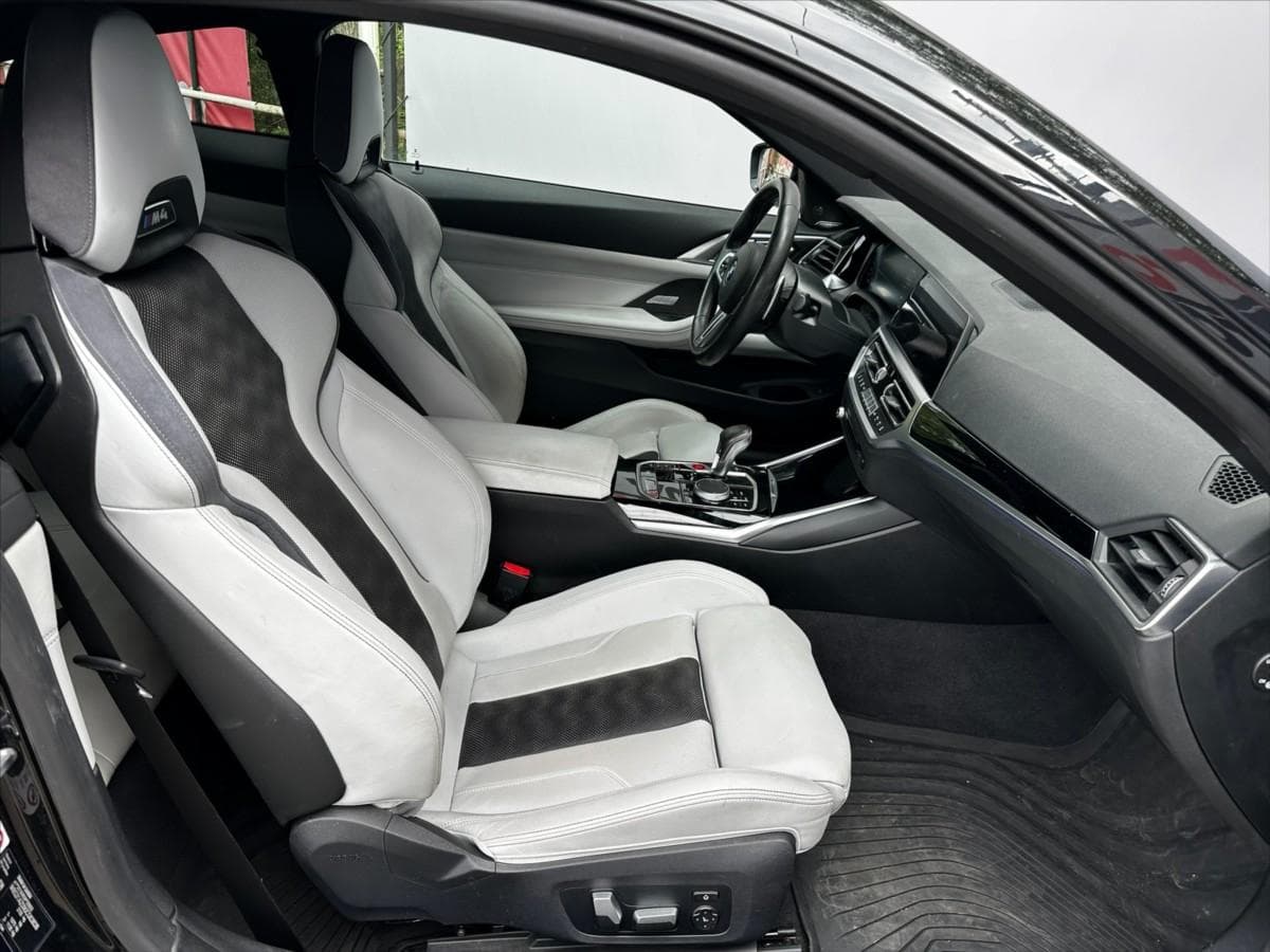 2021 BMW M4 - 12