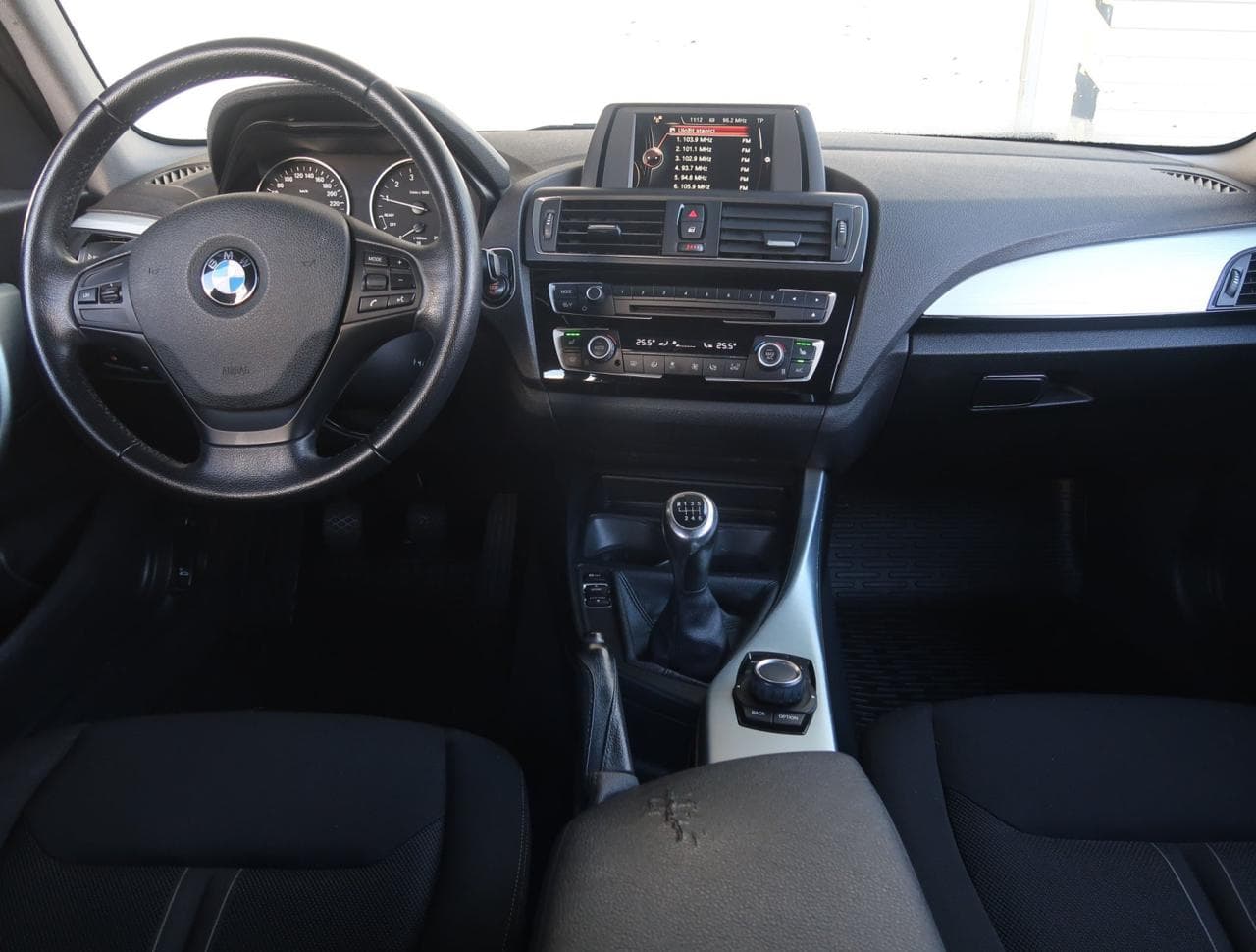 2016 BMW 1-SERIES - 9