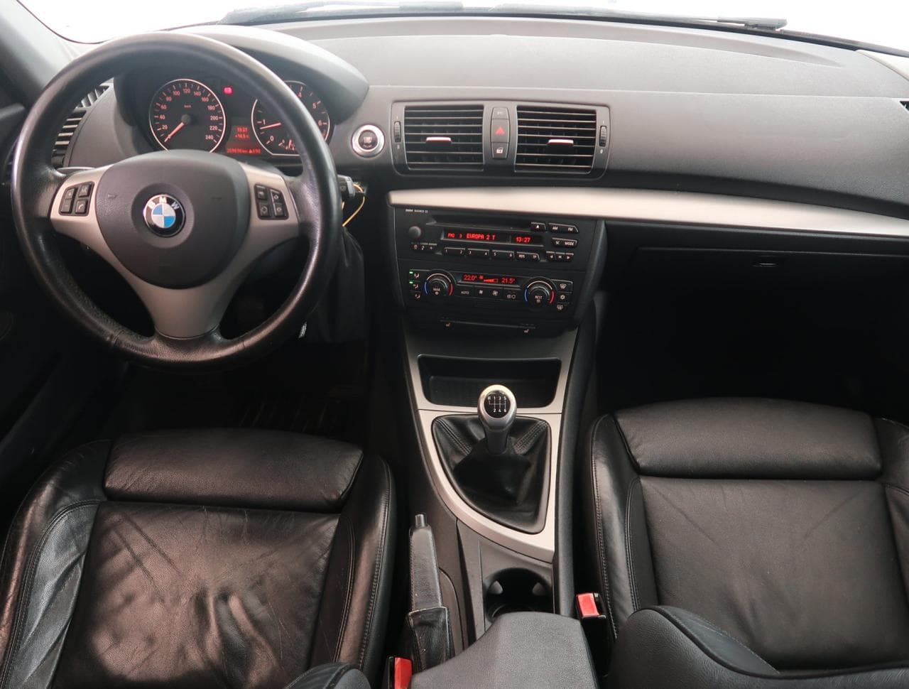 2005 BMW 1-SERIES - 10