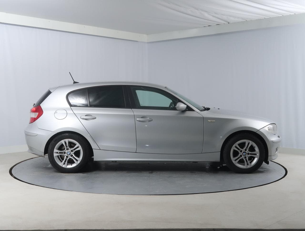 2005 BMW 1-SERIES - 8