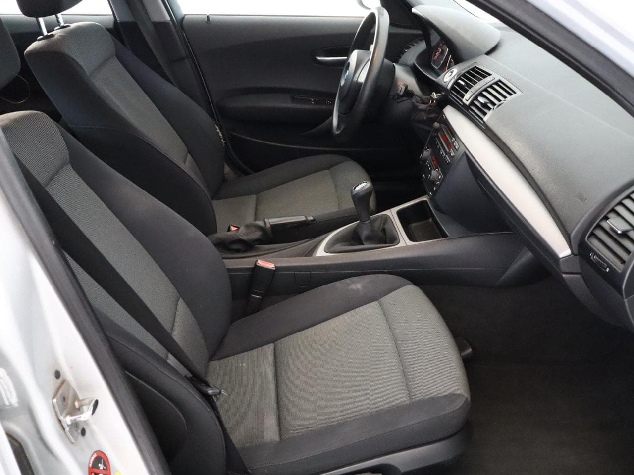 2005 BMW 1-SERIES - 10