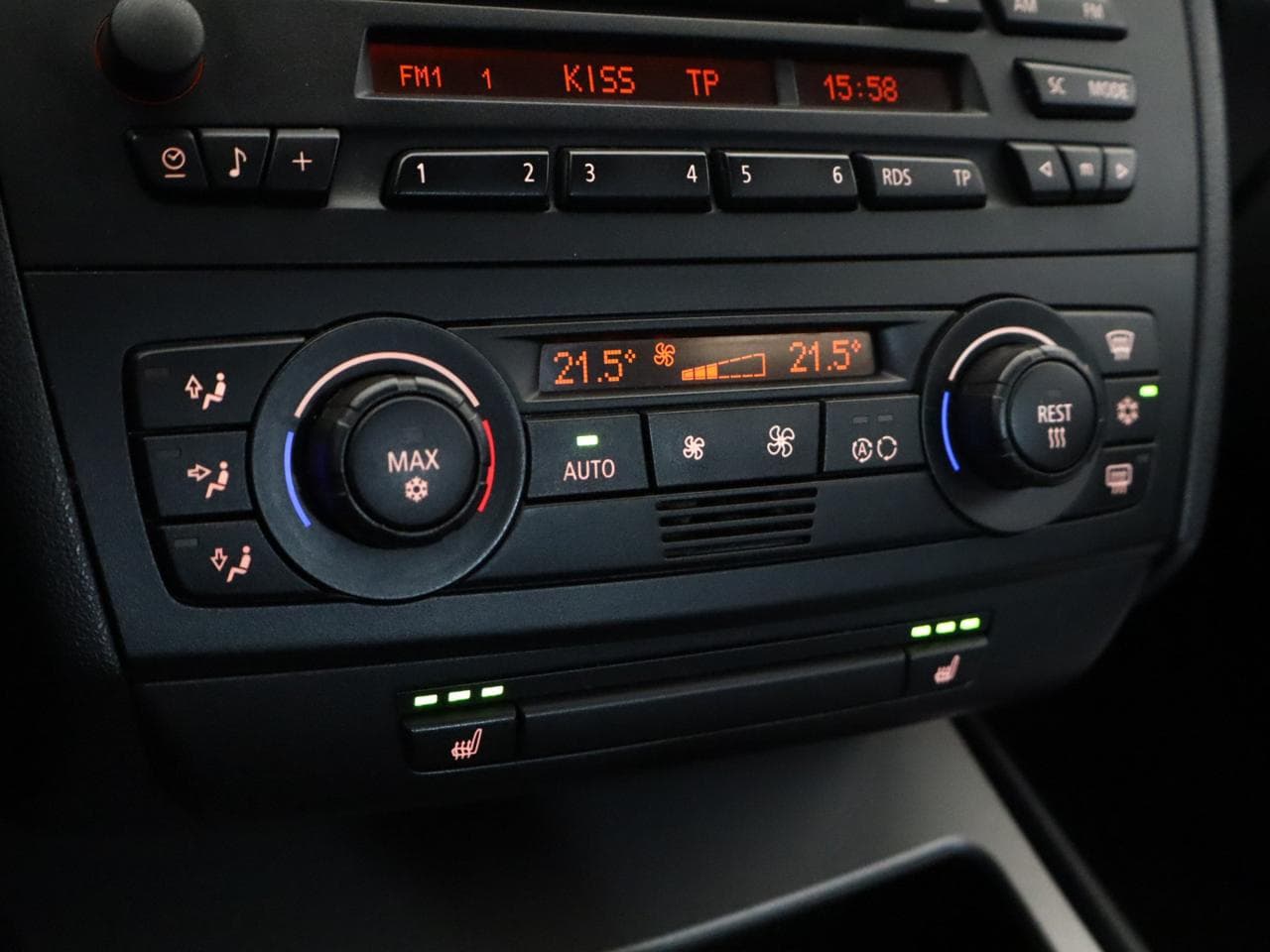 2005 BMW 1-SERIES - 18