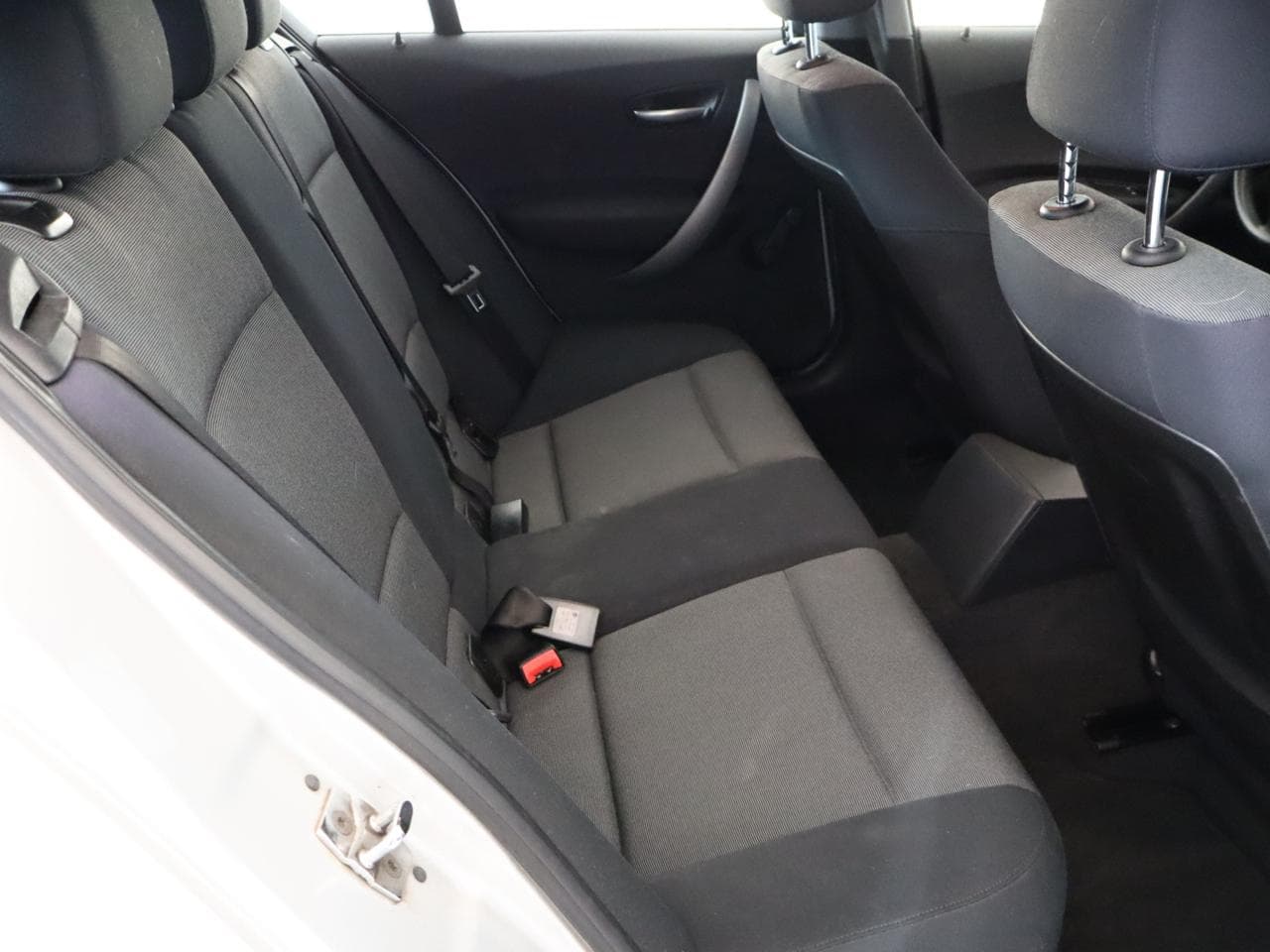 2005 BMW 1-SERIES - 11