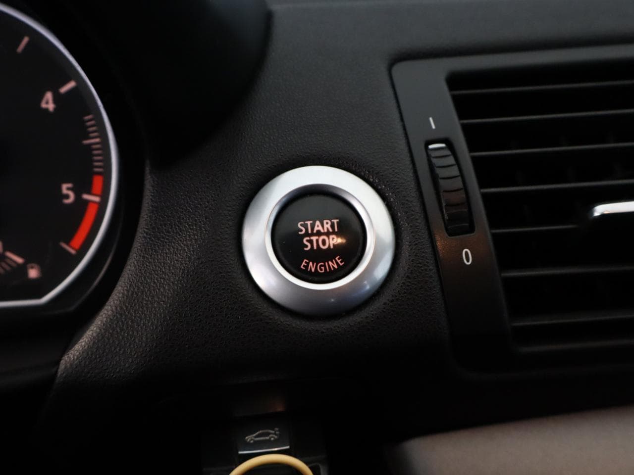 2005 BMW 1-SERIES - 19