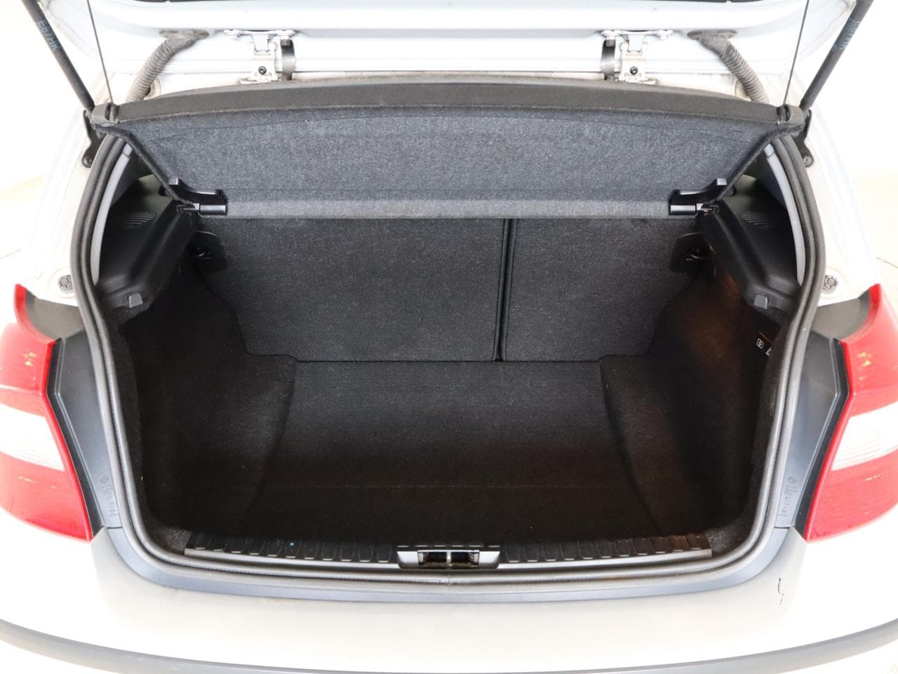 2005 BMW 1-SERIES - 17