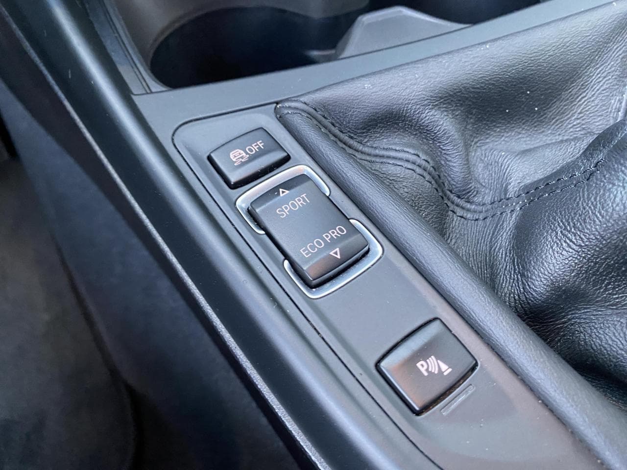 2016 BMW 1-SERIES - 18