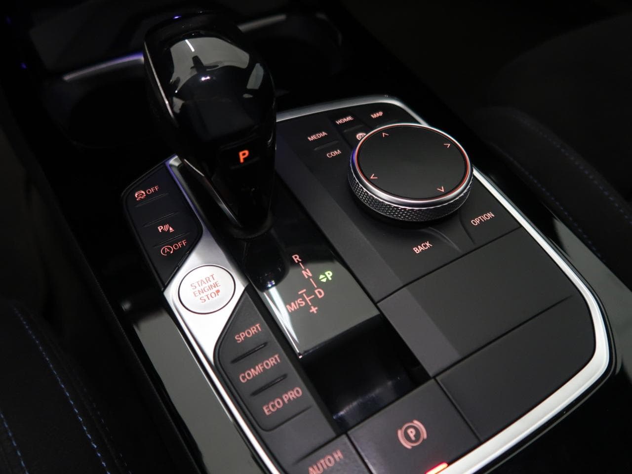 2019 BMW 1-SERIES - 18