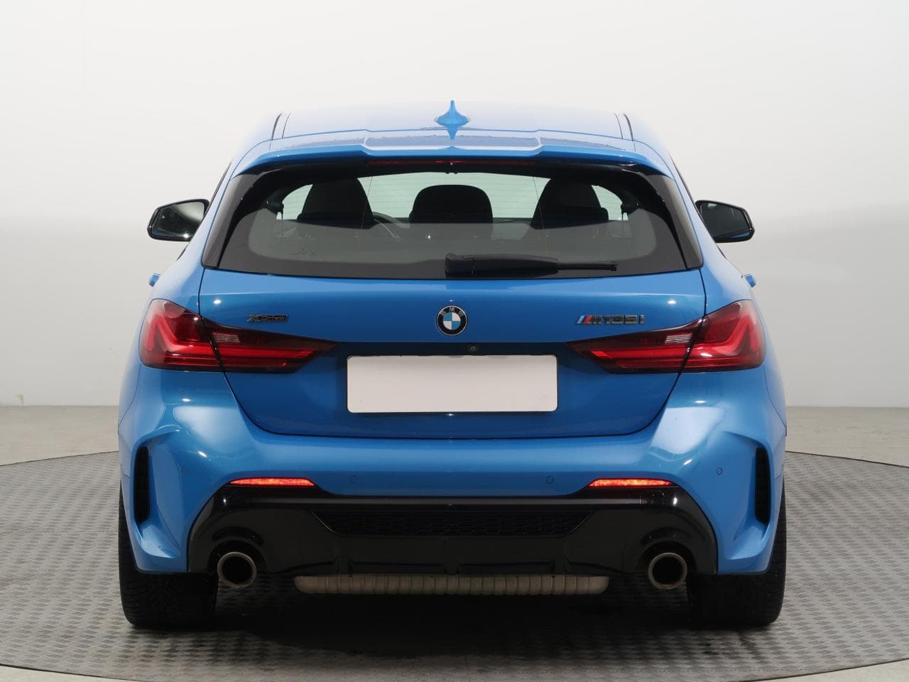 2019 BMW 1-SERIES - 6