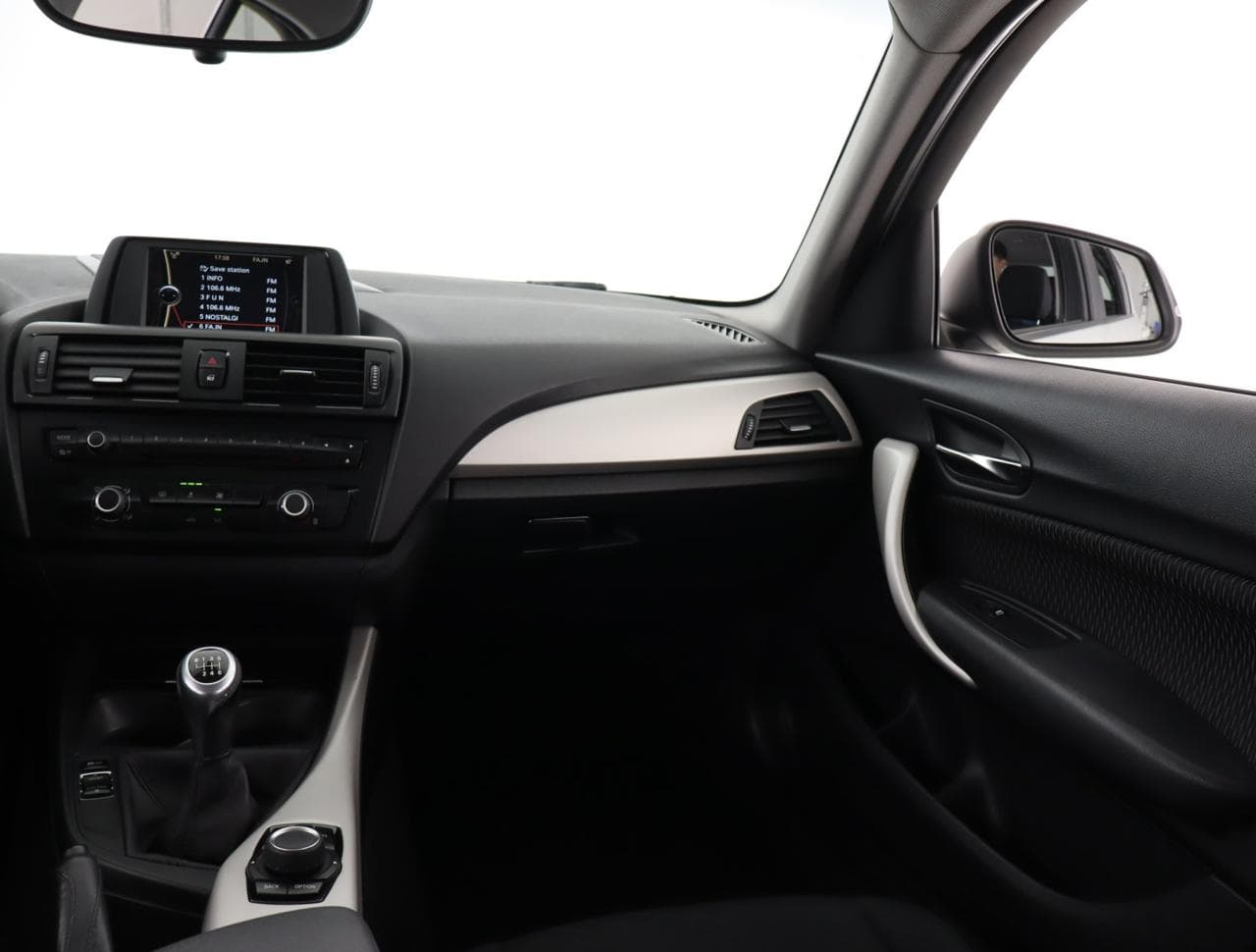 2013 BMW 1-Series - 11