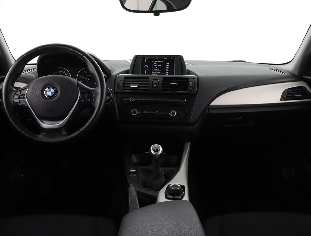 2013 BMW 1-Series - 10