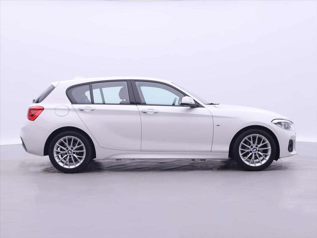 2015 BMW 1-Series - 29