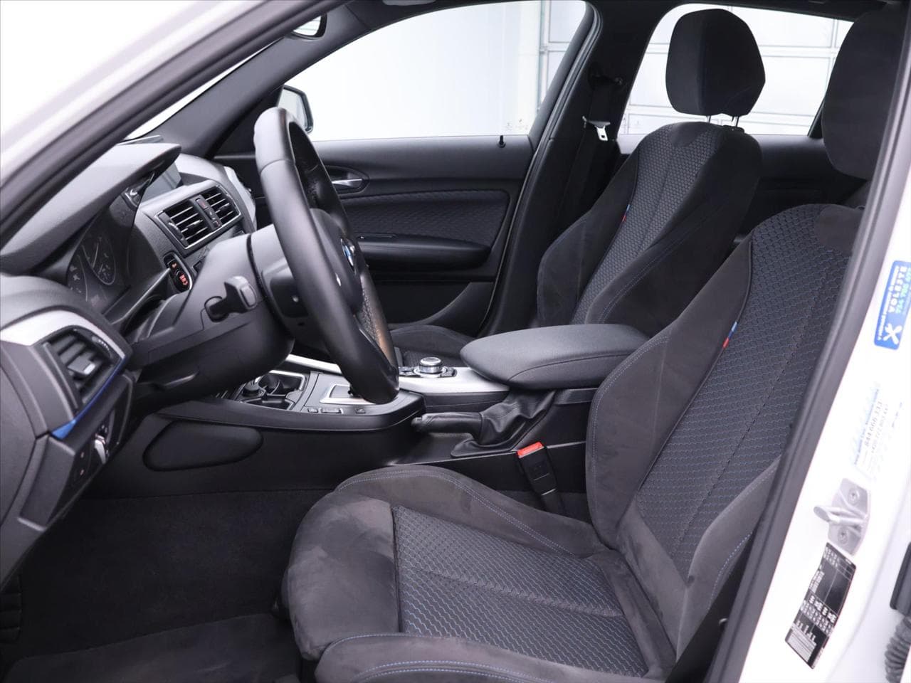 2015 BMW 1-Series - 33