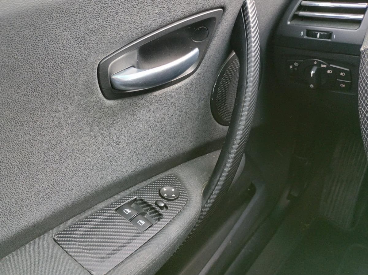 2005 BMW 1-SERIES - 14