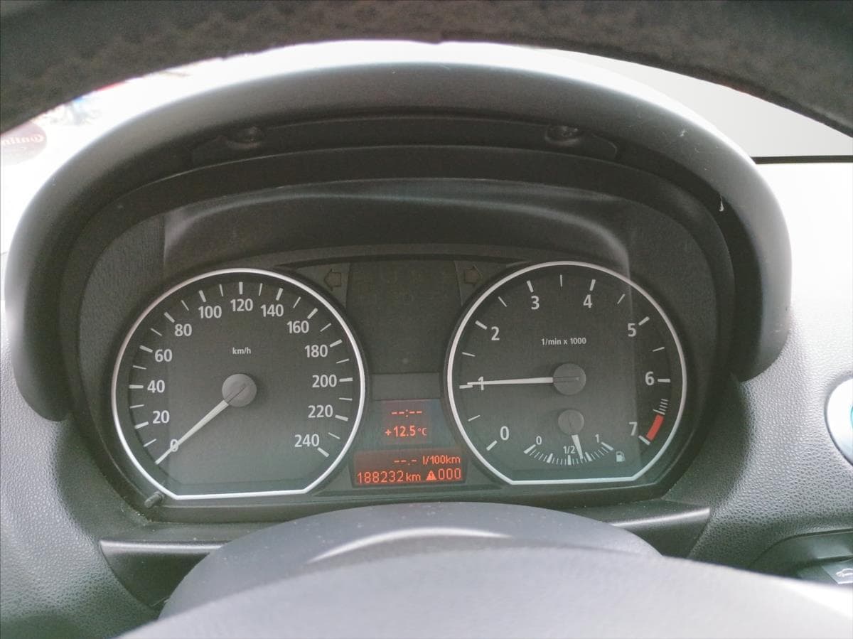 2005 BMW 1-SERIES - 12