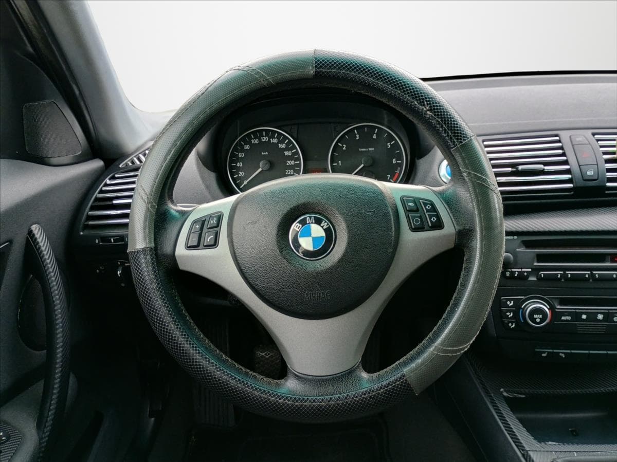 2005 BMW 1-SERIES - 11