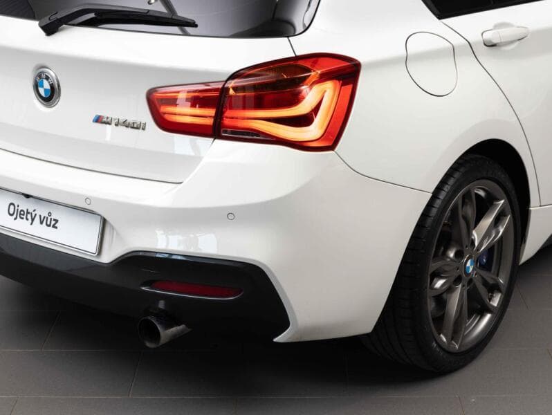 2017 BMW 1-Series - 17