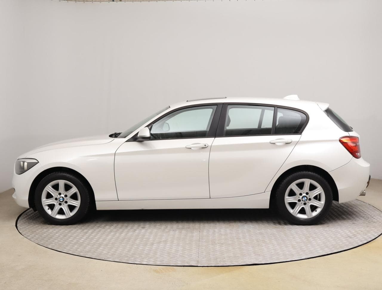 2014 BMW 1-Series - 7