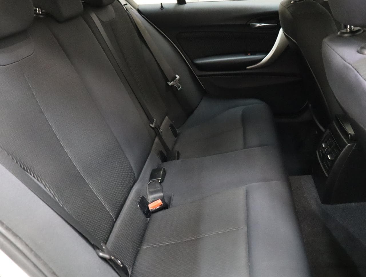 2014 BMW 1-Series - 25