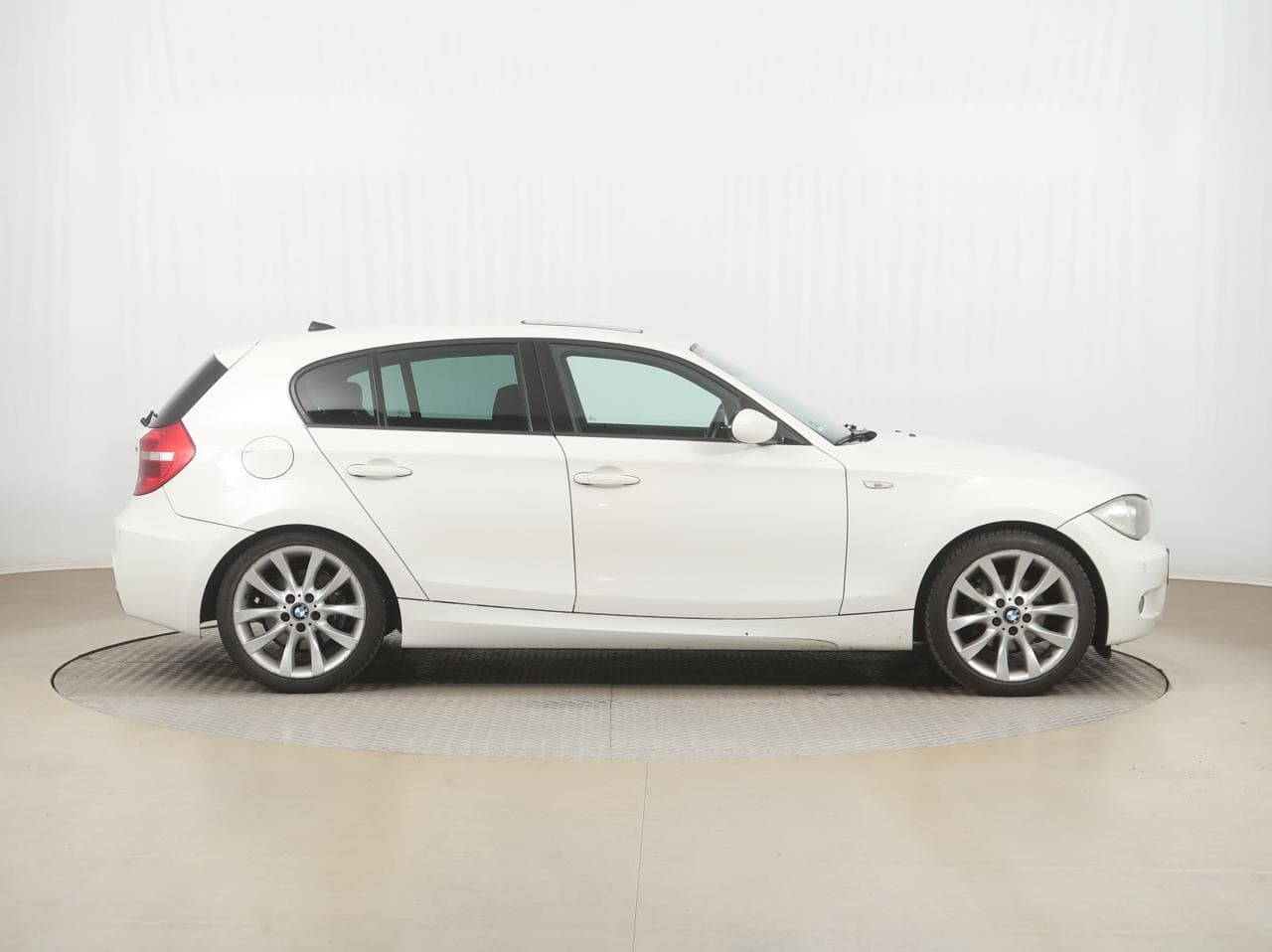 2009 BMW 1-SERIES - 8