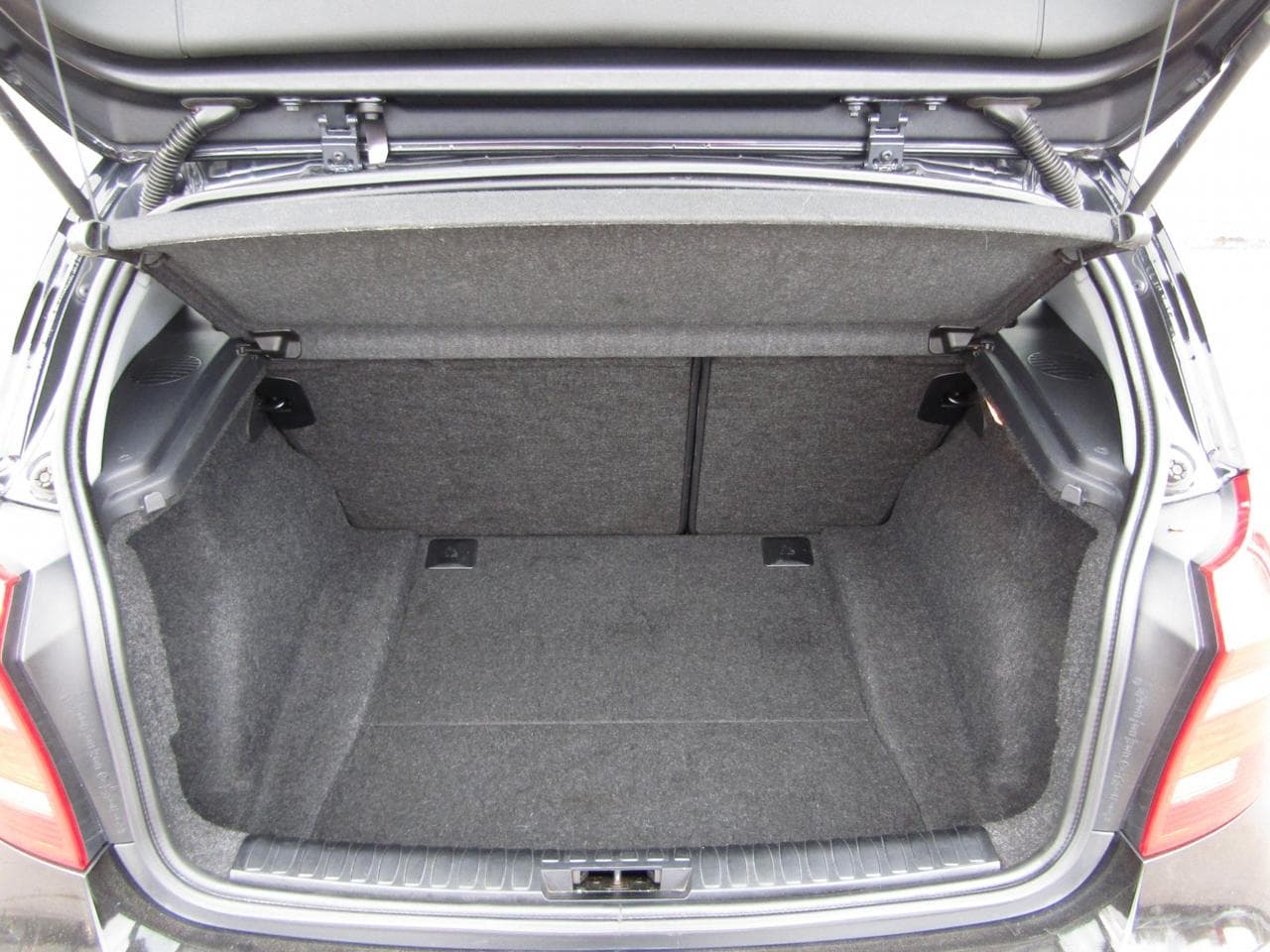 2010 BMW 1-SERIES - 12