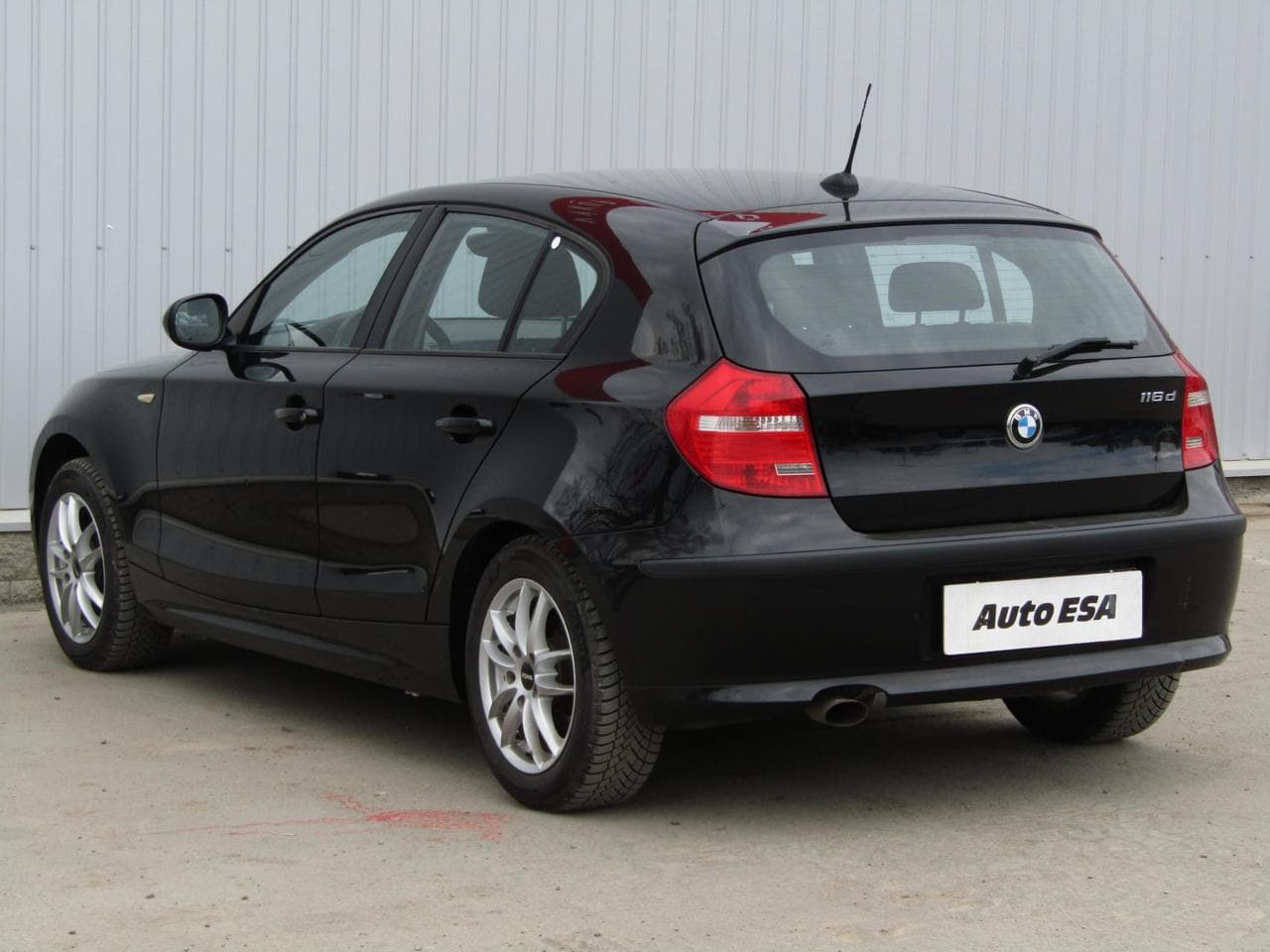 2010 BMW 1-SERIES - 10