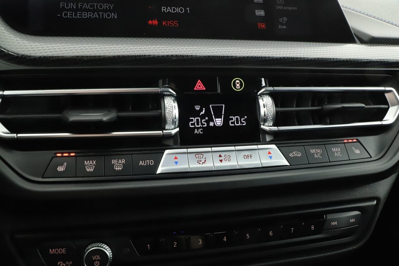 2021 BMW 1-SERIES - 28