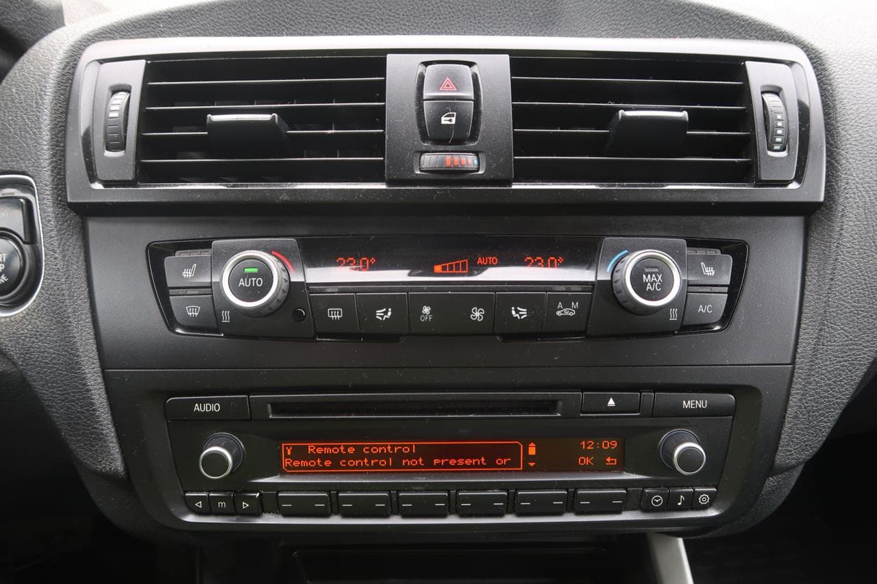 2013 BMW 1-SERIES - 18