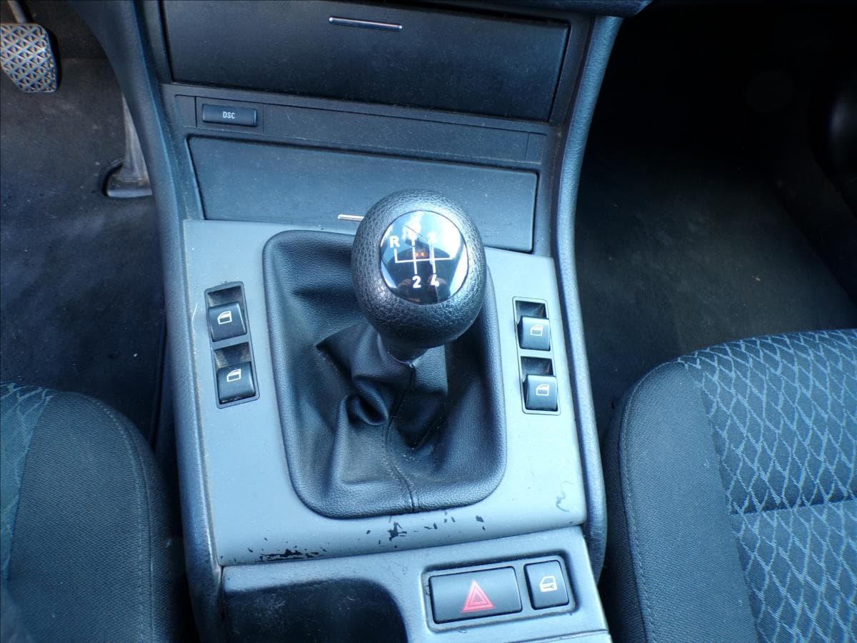 2002 BMW 3-Series - 17