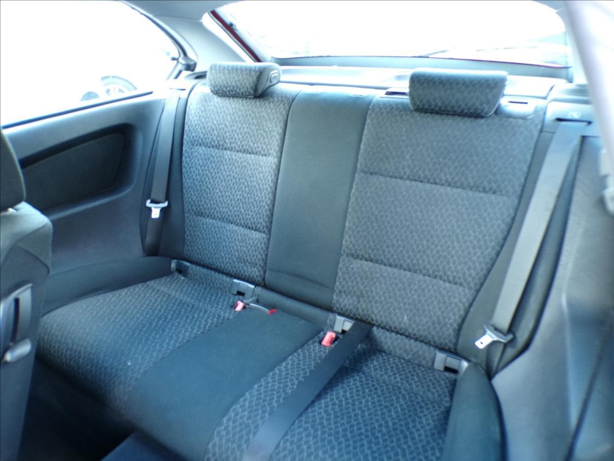 2002 BMW 3-Series - 25