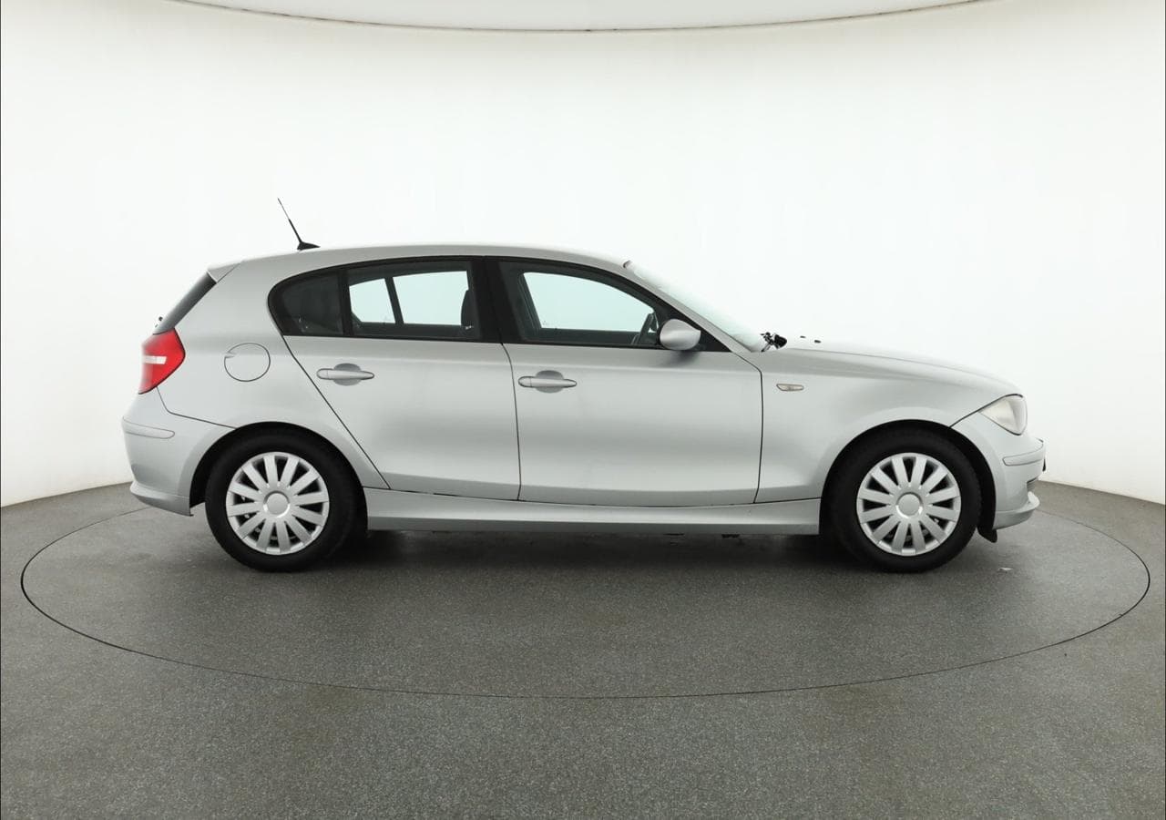 2009 BMW 1-SERIES - 8