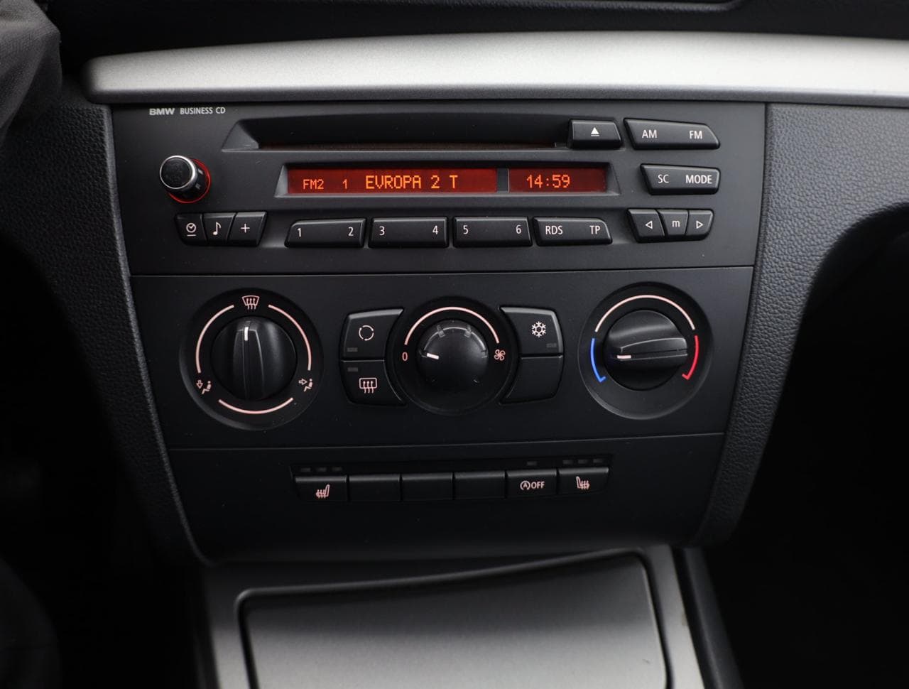 2009 BMW 1-SERIES - 18