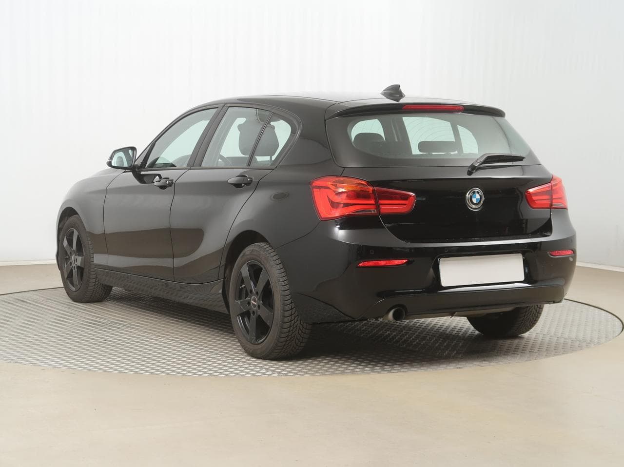 2016 BMW 1-SERIES - 5