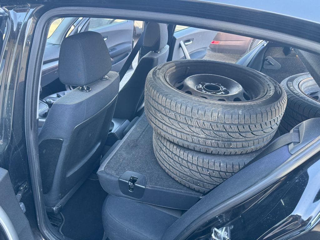 2005 BMW 1-SERIES - 12
