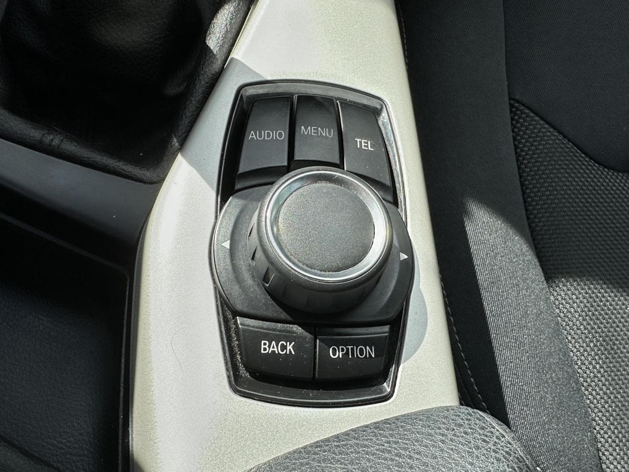 2016 BMW 1-SERIES - 24