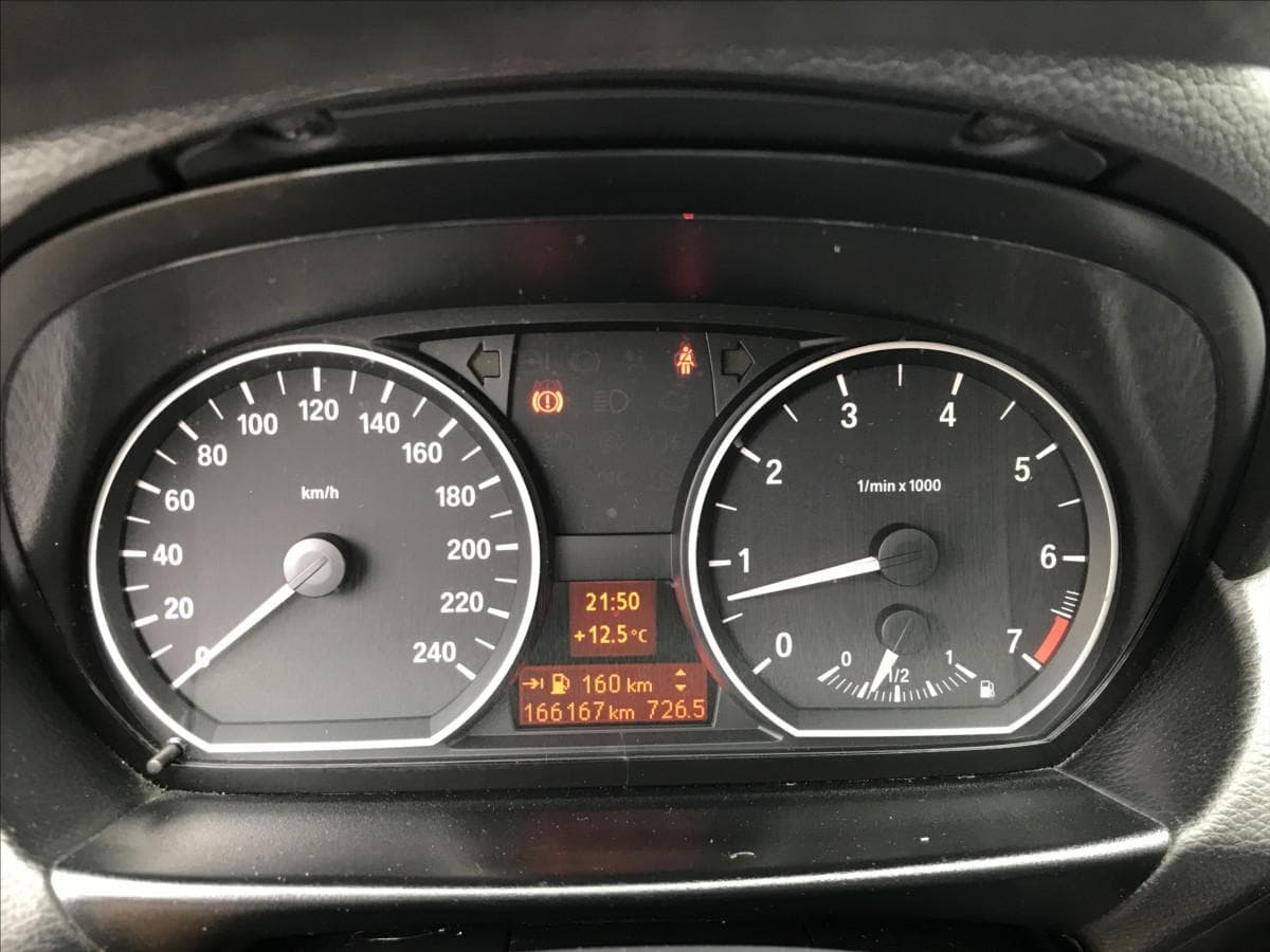2009 BMW 1-SERIES - 9
